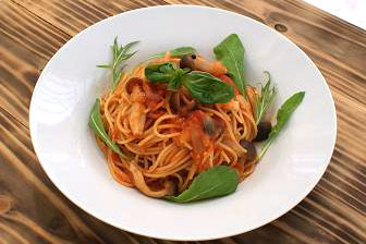 トマトソースパスタ