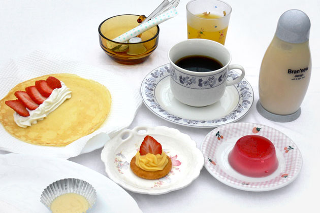 お飲み物といちごのデザート3品