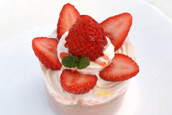 いちごのプチガトー